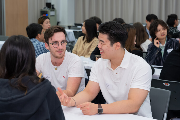 Image of Dinner with Professionals: Career Sharing of International Graduates