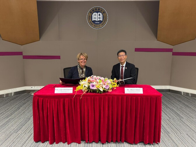 Image of Agreement Signing Ceremony with McGrill University